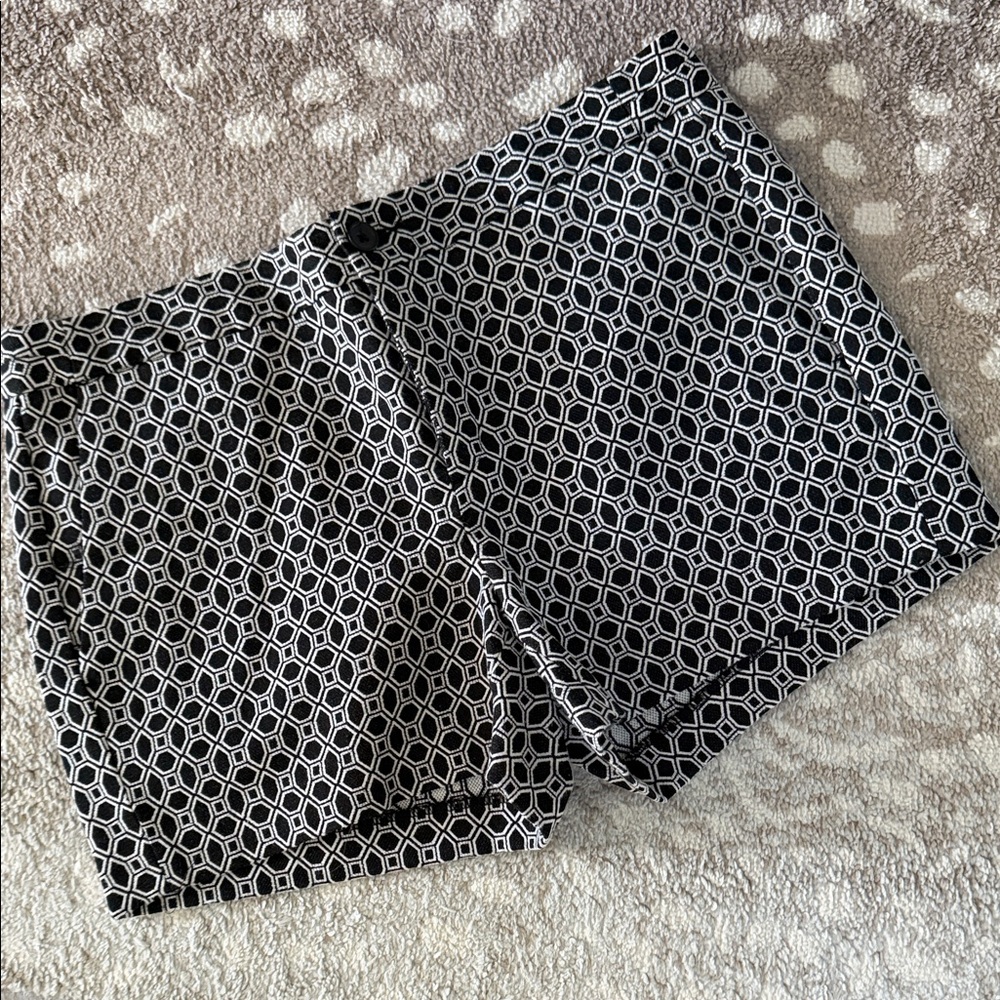 BR Black & White Geometric Women's Shorts